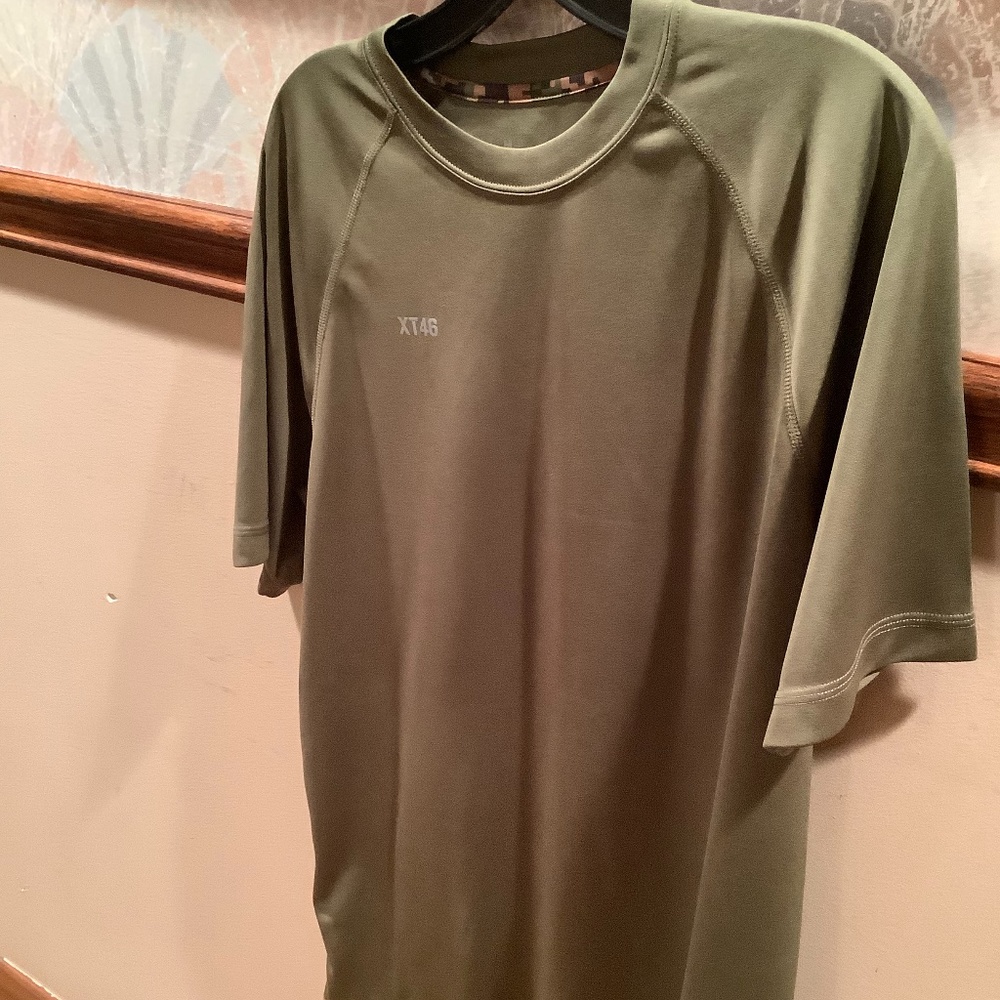 Men’s army green short sleeve training shirt
